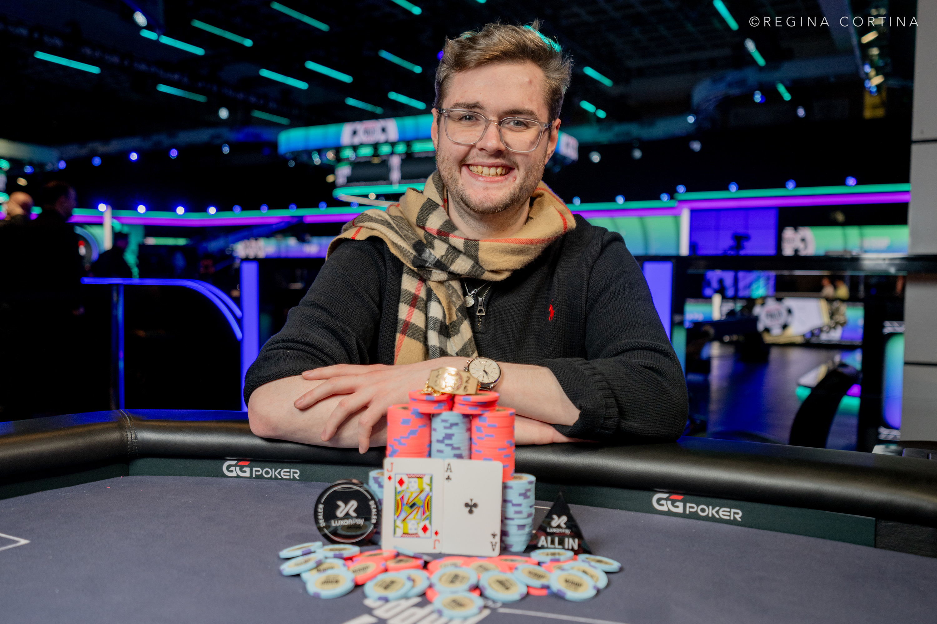 26岁新星登顶！Dwan斩获WSOP高额赛冠军背后的战术与心路 - 世博 Shibo APP